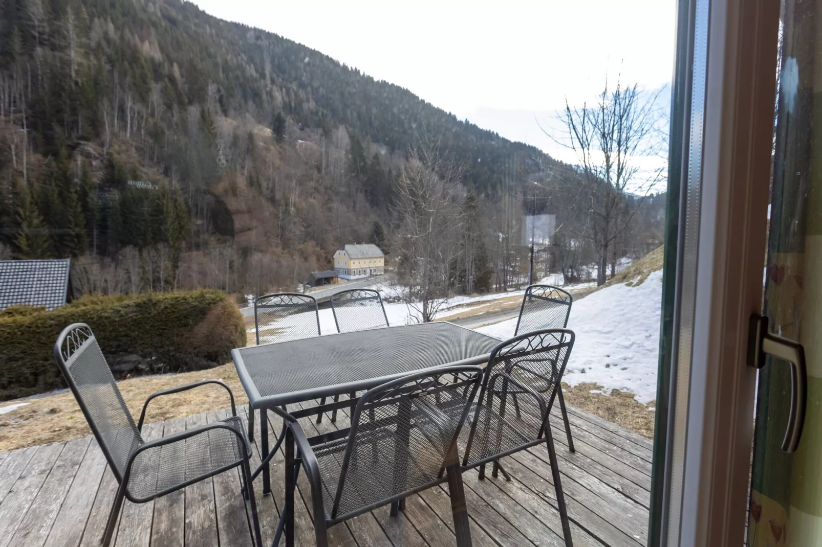 Chalet Pakenham-Terrace balcony