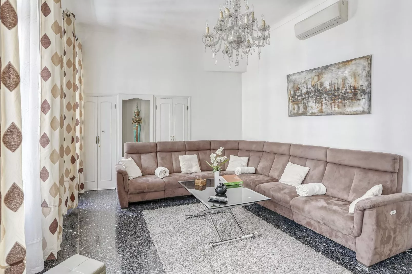 Nice Centre ville-Living room