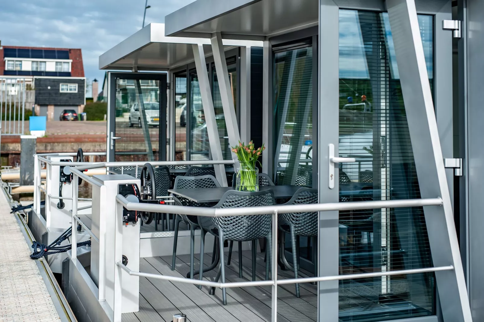 Waterlodge Blue Island-Terrace balcony