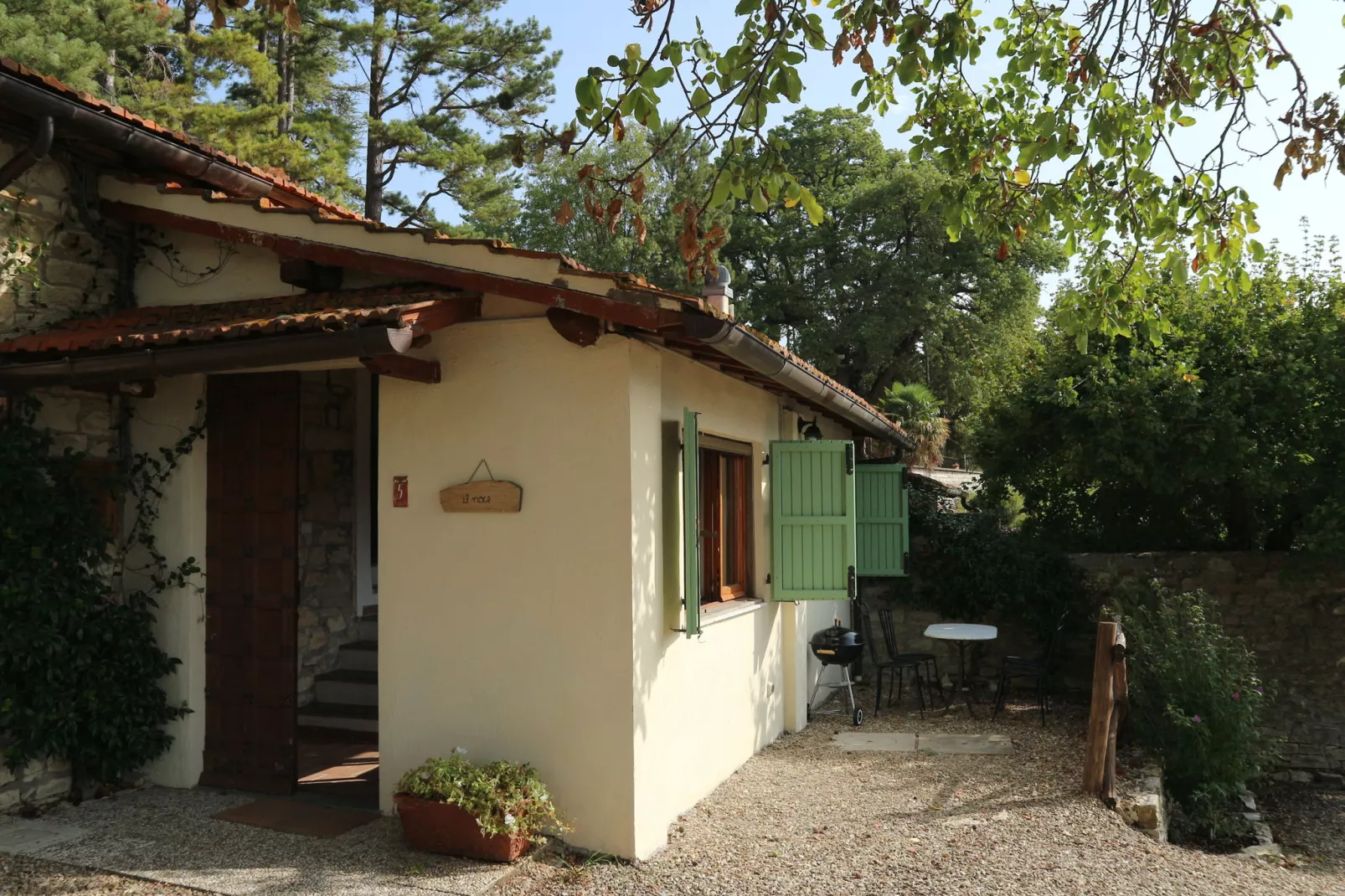 Noce-Exterior summer