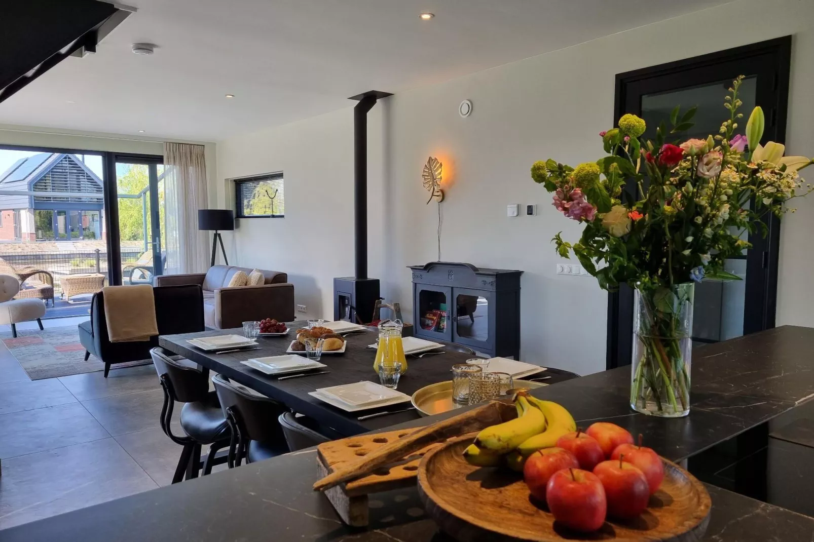 Watervilla Seis-Dining room