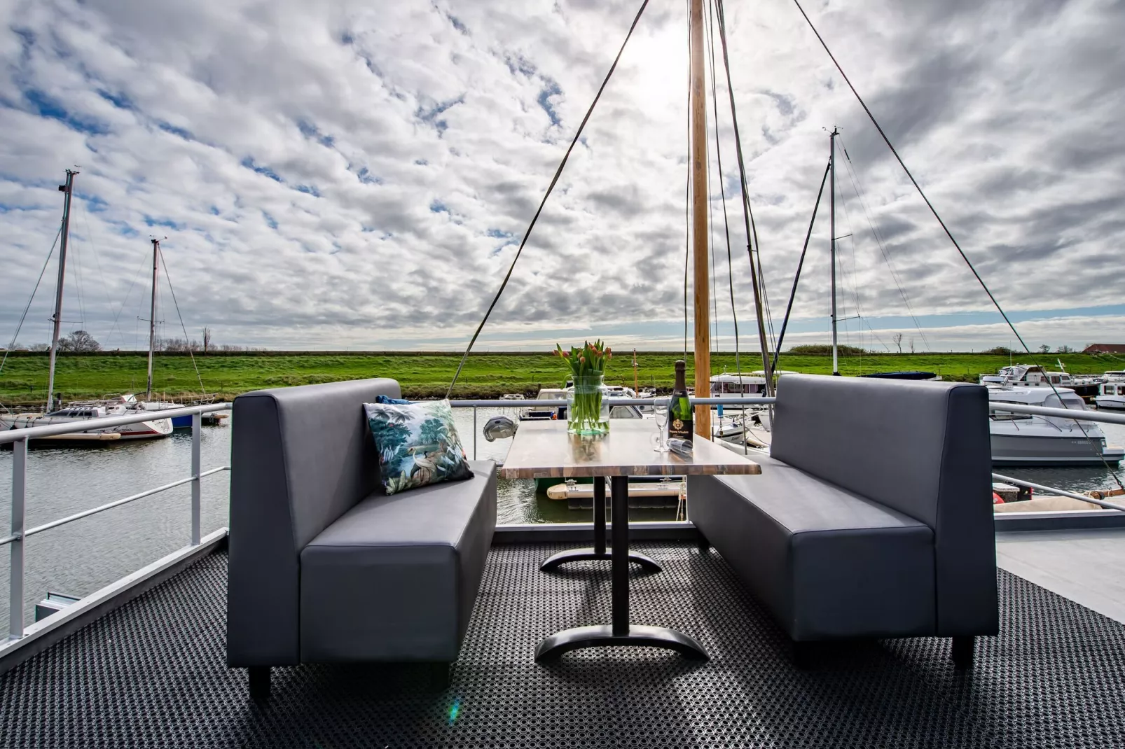 Waterlodge Blue Lagoon-Terrace balcony