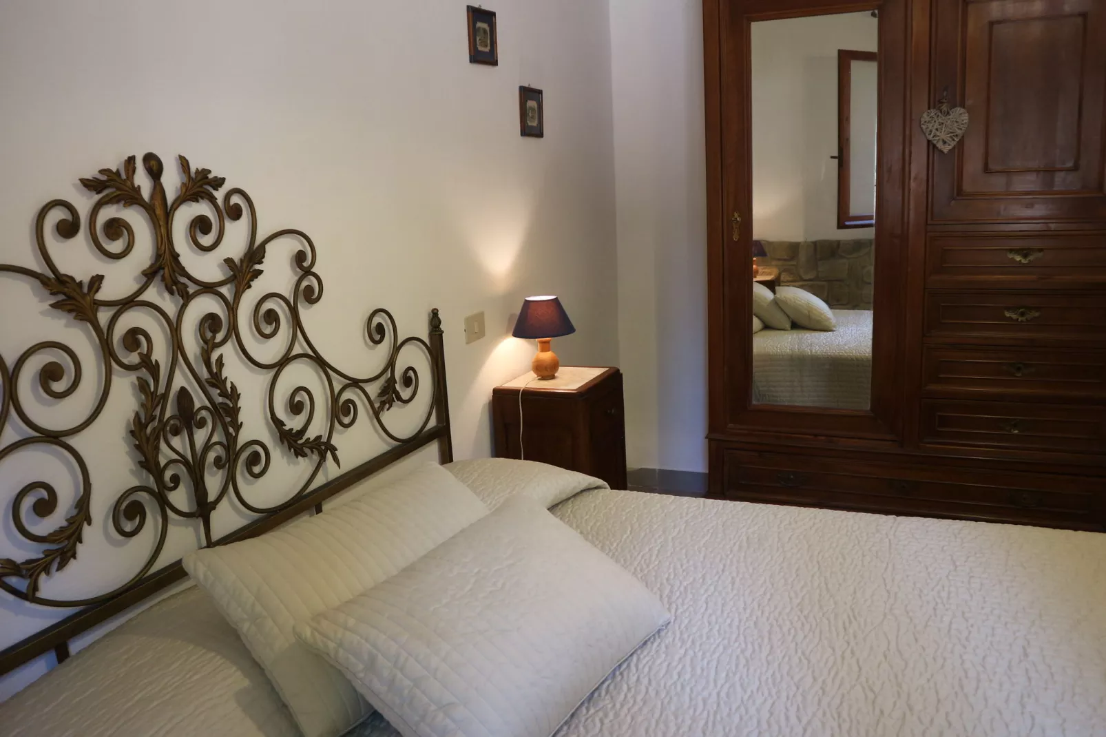 Noce-Bedroom
