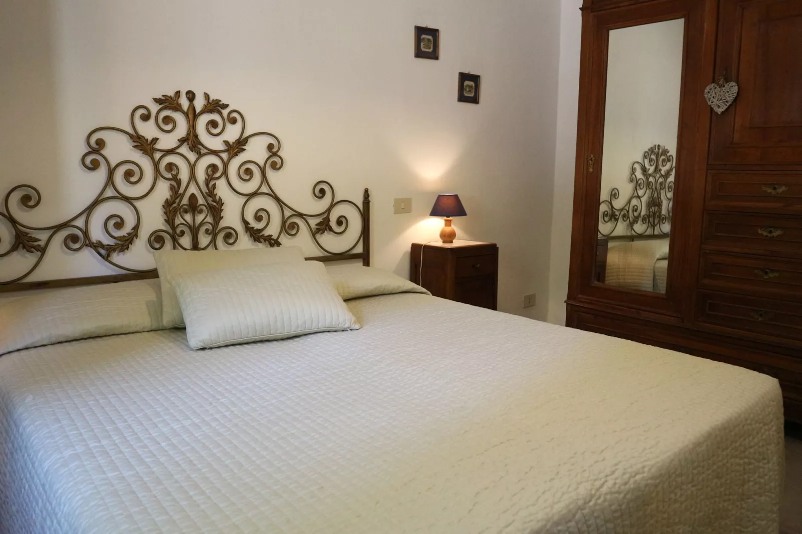 Noce-Bedroom