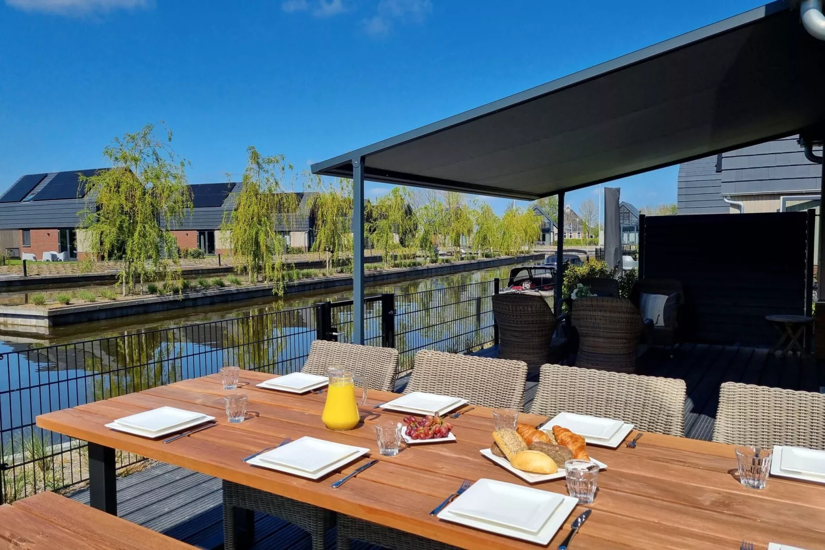 Watervilla Seis-Terrace balcony