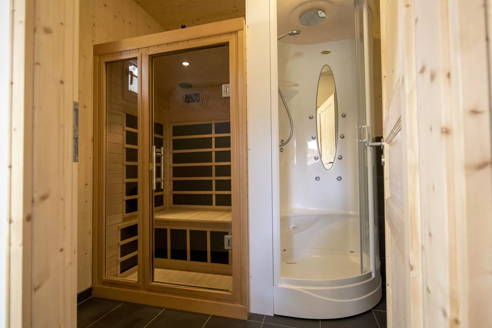 Kreischberg Chalets 37-Bathroom