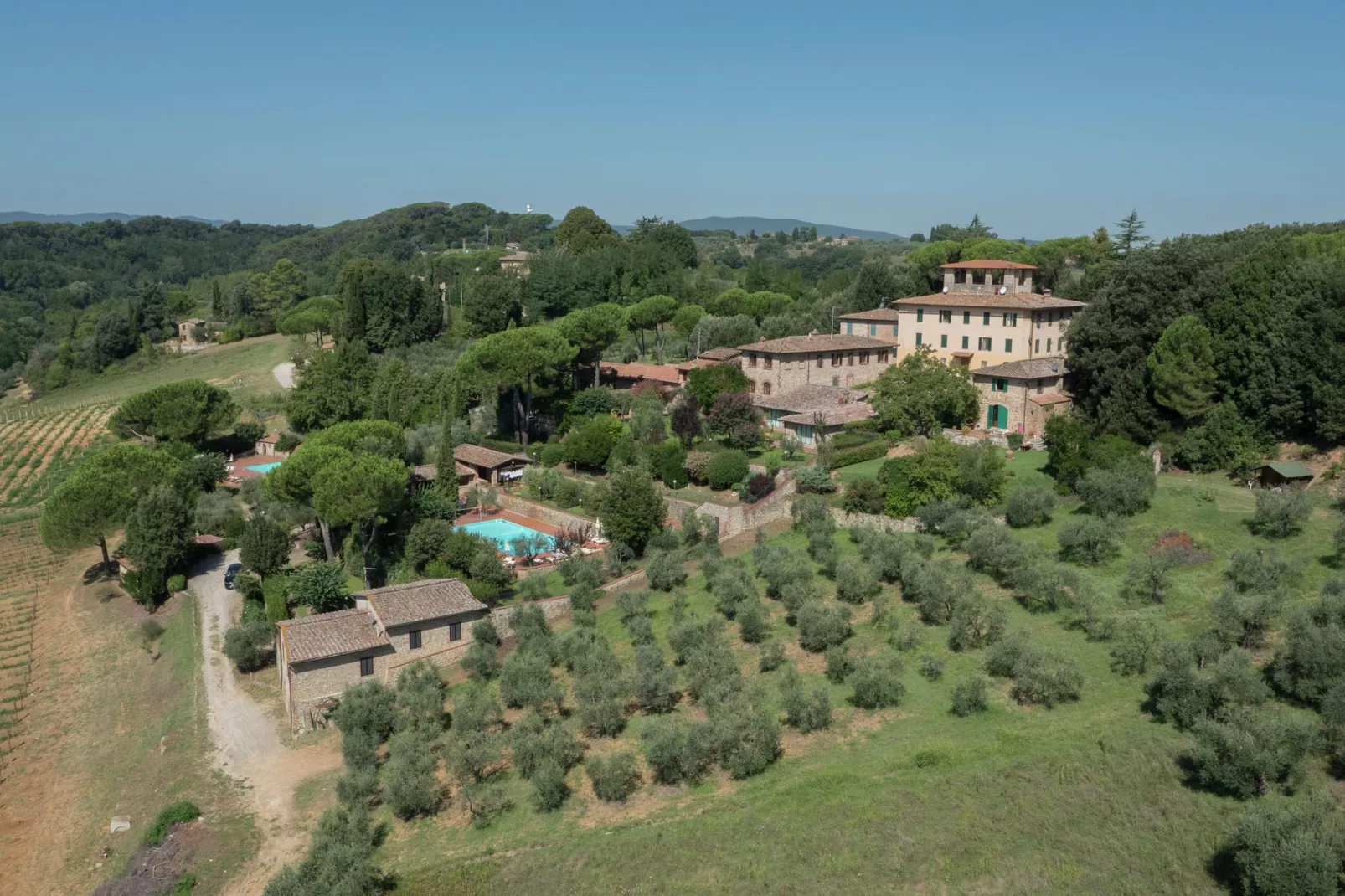 Oliveta-Exterior summer