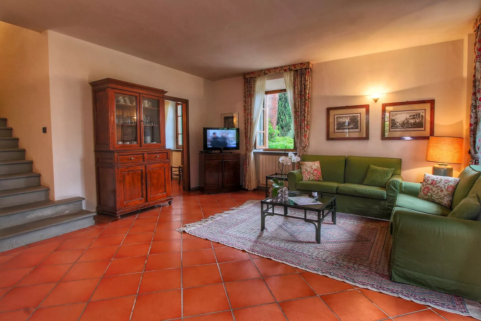 Oliveta-Living room