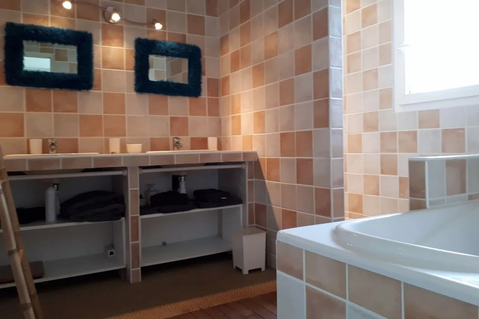 Villa Petite Champagne-Bathroom