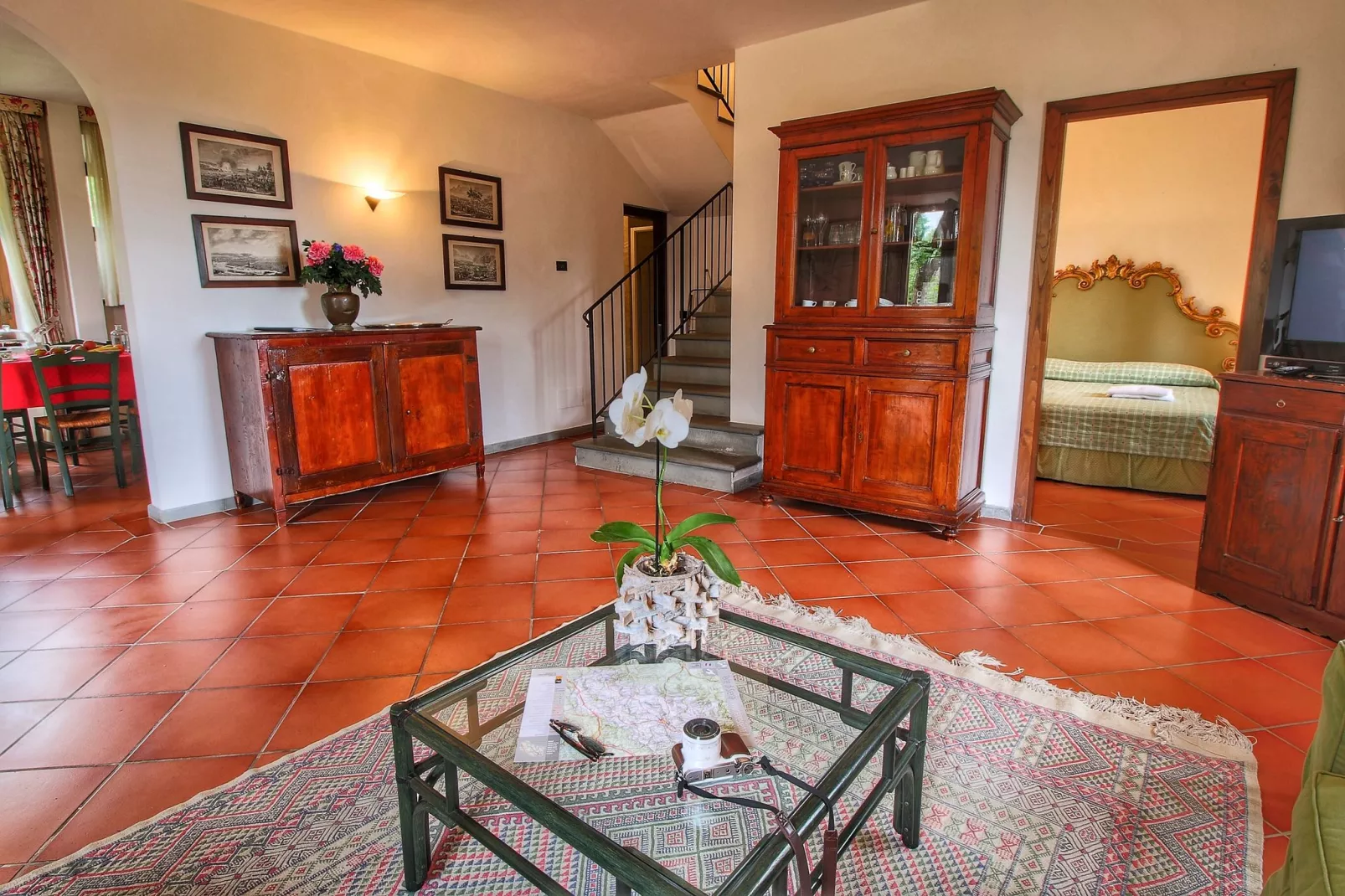Oliveta-Living room