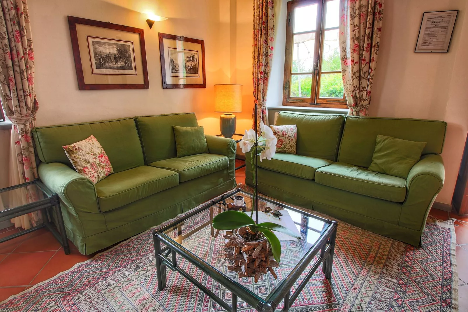 Oliveta-Living room