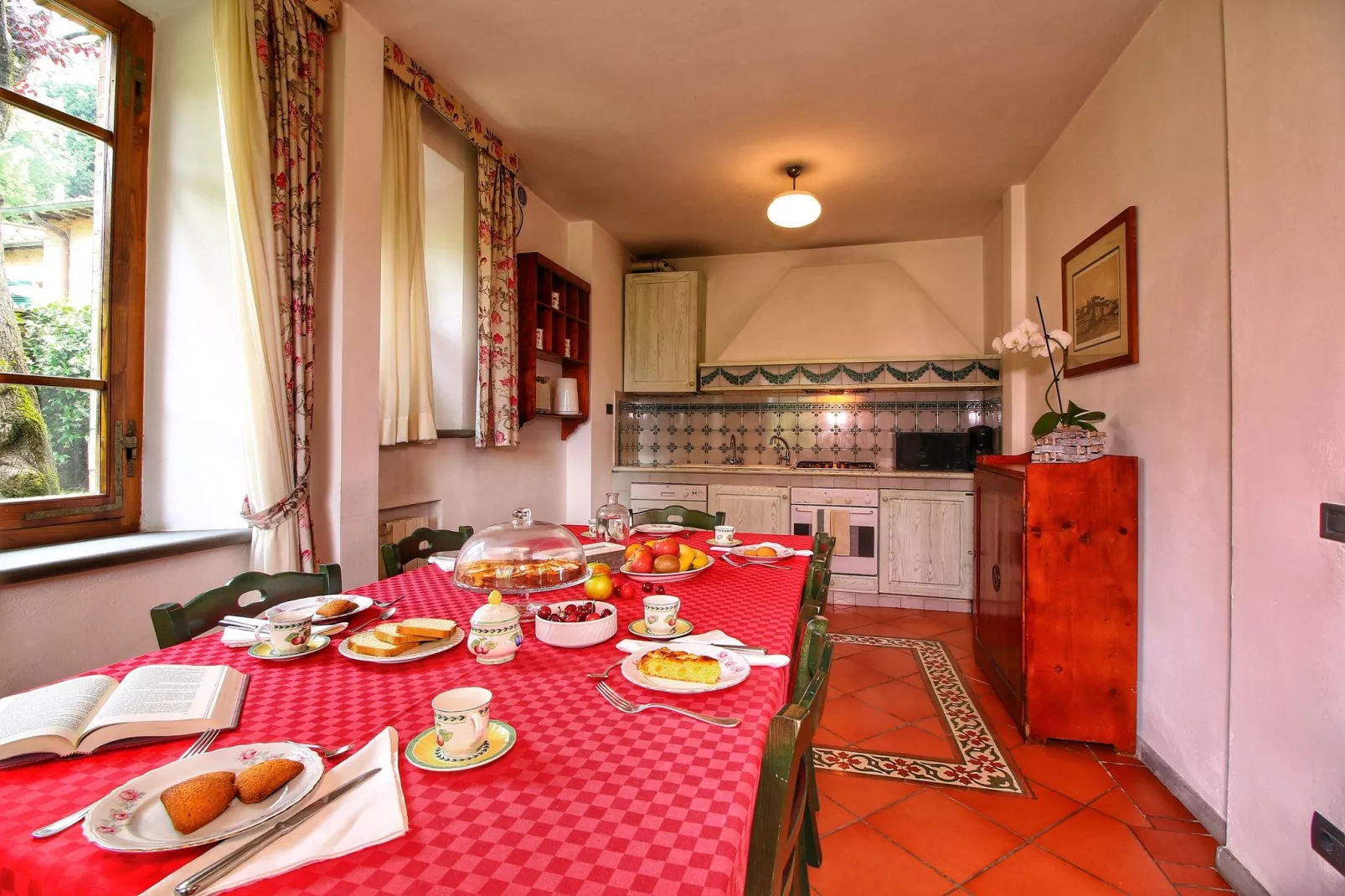 Oliveta-Dining room