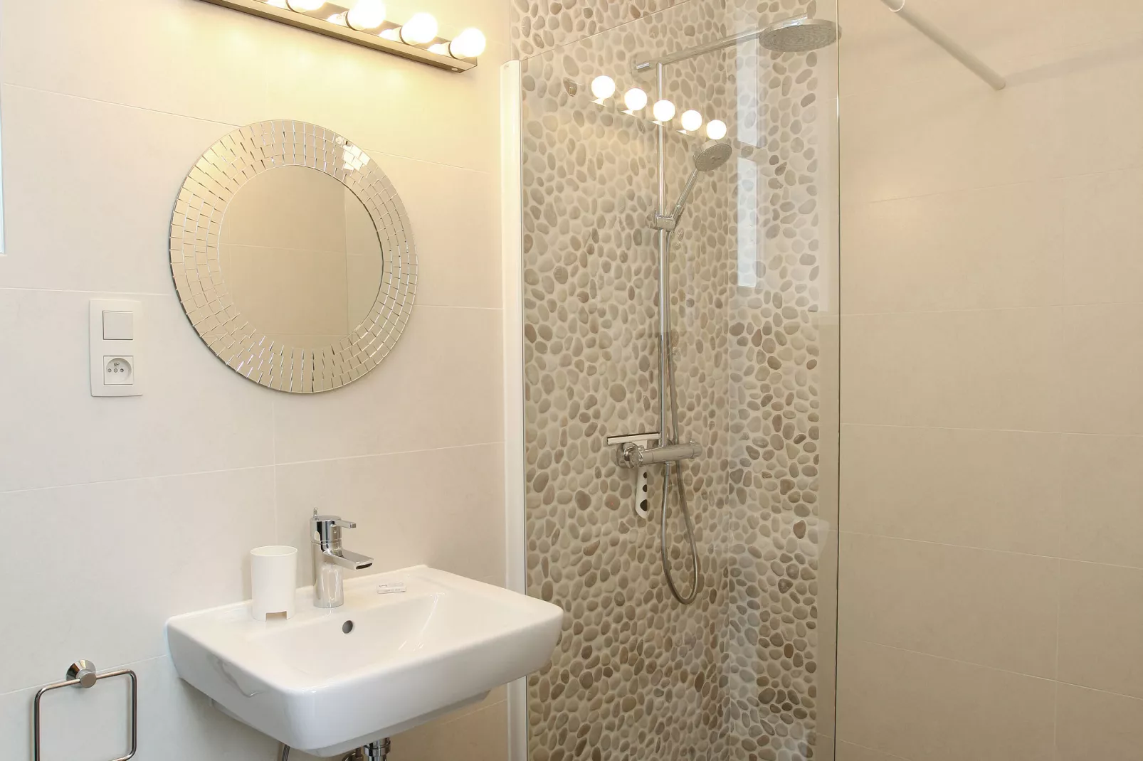 Villa Mosa-Bathroom