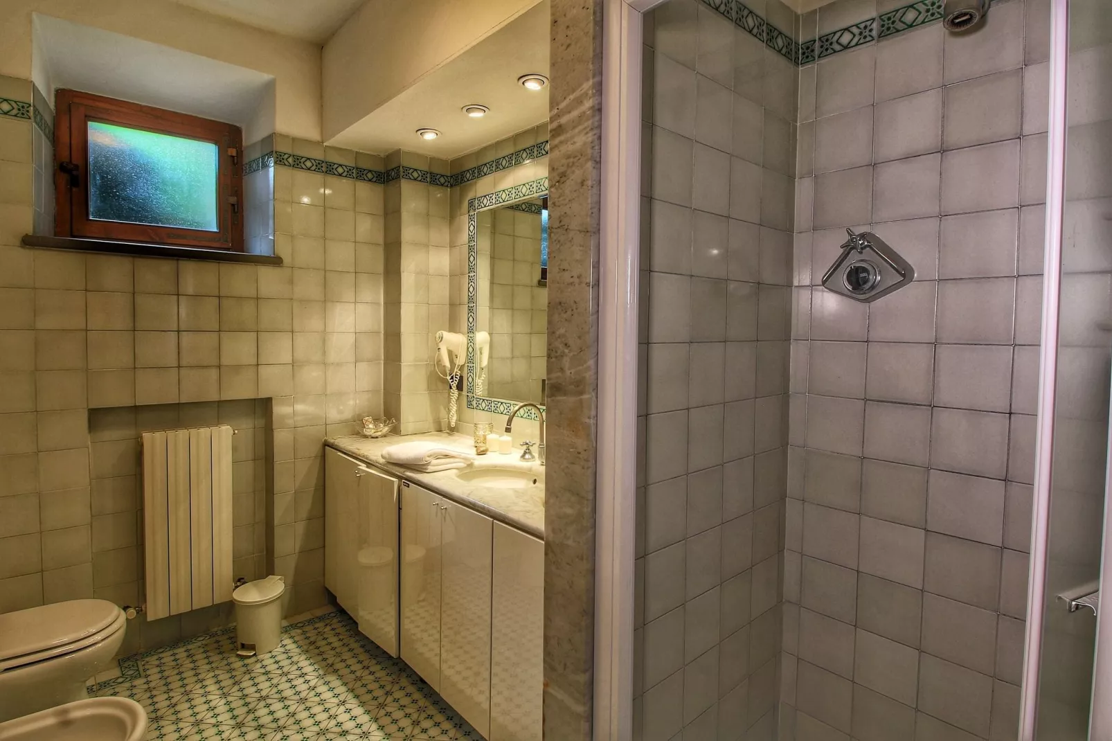 Oliveta-Bathroom