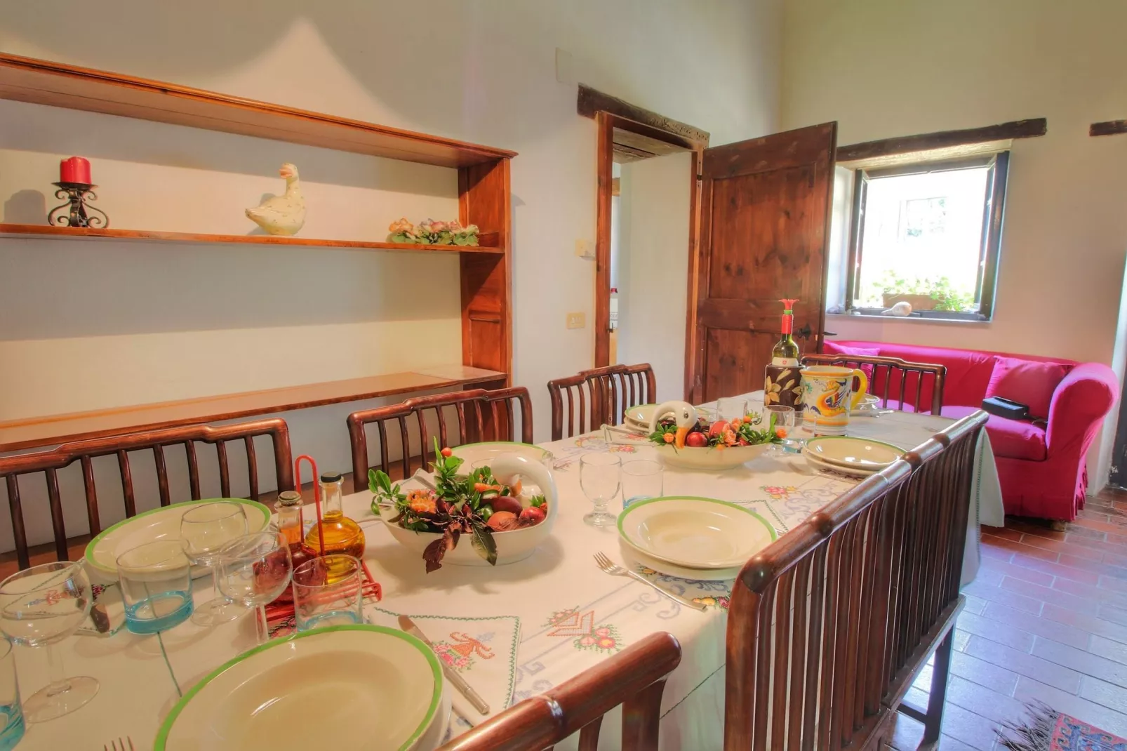 Alpaca-Dining room