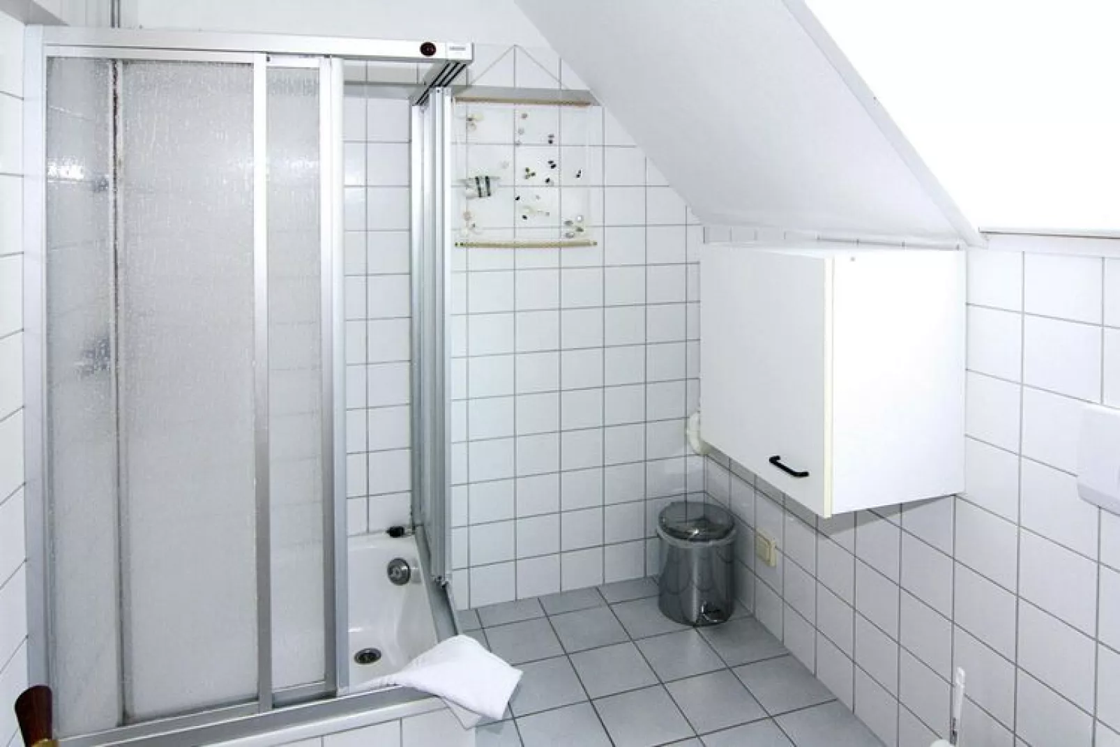 2-Raum-App EG Terrasse Peerkoppel klein 40 qm-Bathroom