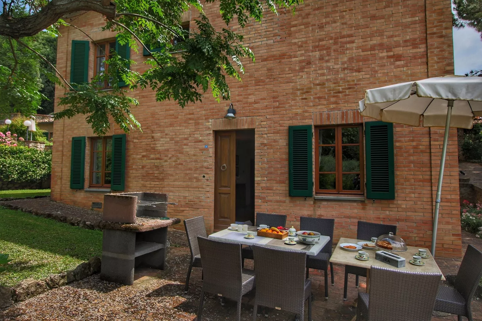 Oliveta-Exterior summer
