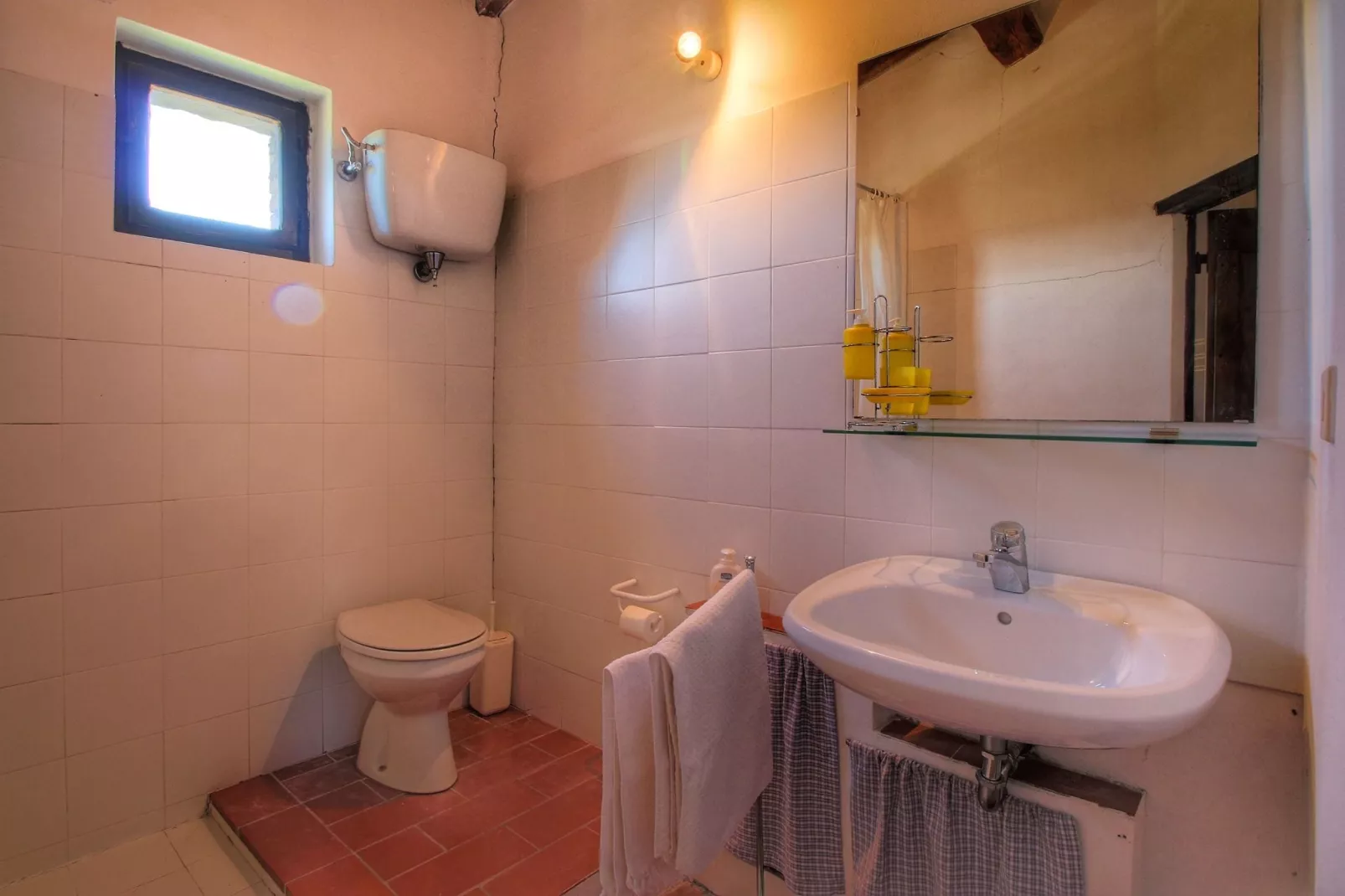 Alpaca-Bathroom