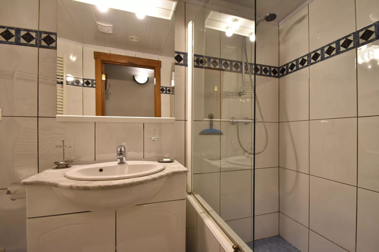 La Maison au Ruisseau-Salle de bain