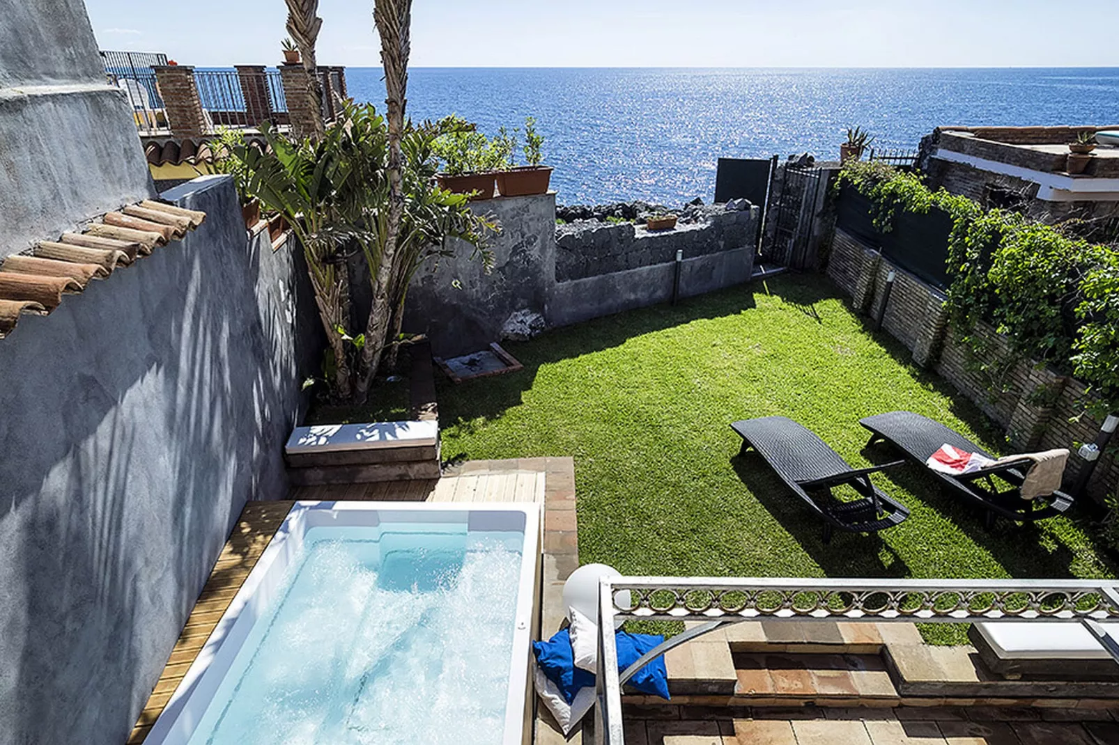 Casa Tecla-View summer