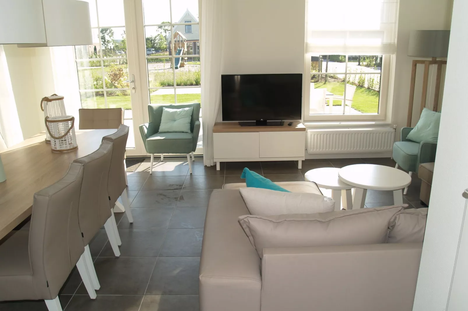 Resort Poort van Amsterdam 11-Living room