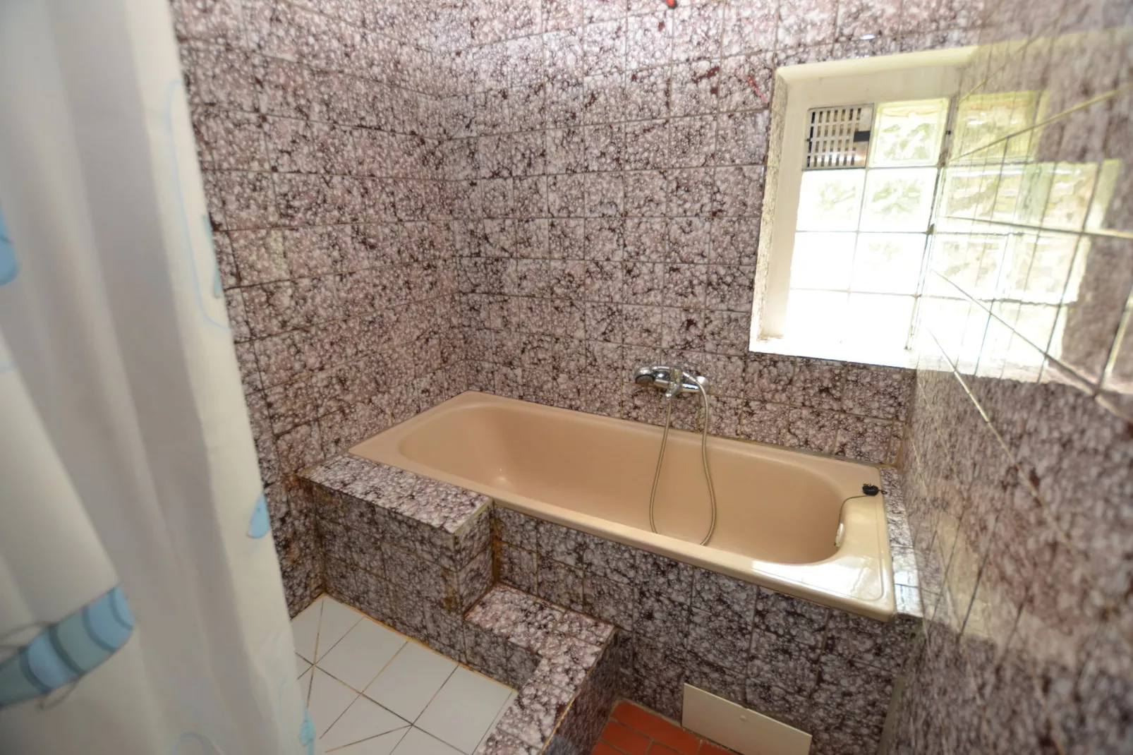 Katerina-Bathroom