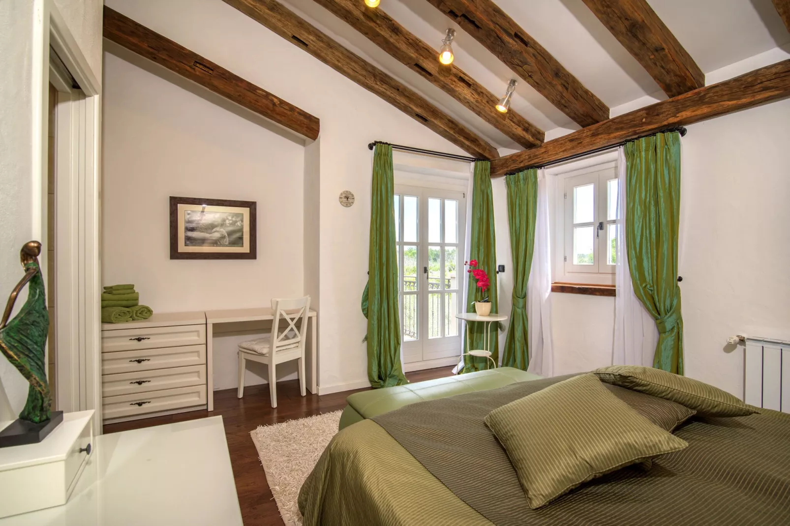 Villa Experience-Bedroom