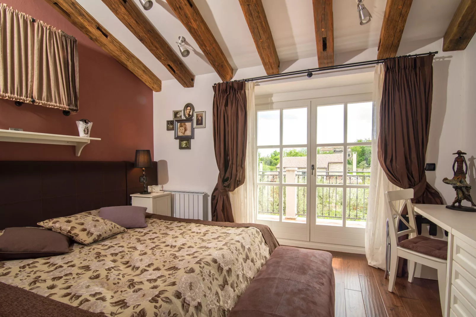 Villa Experience-Bedroom