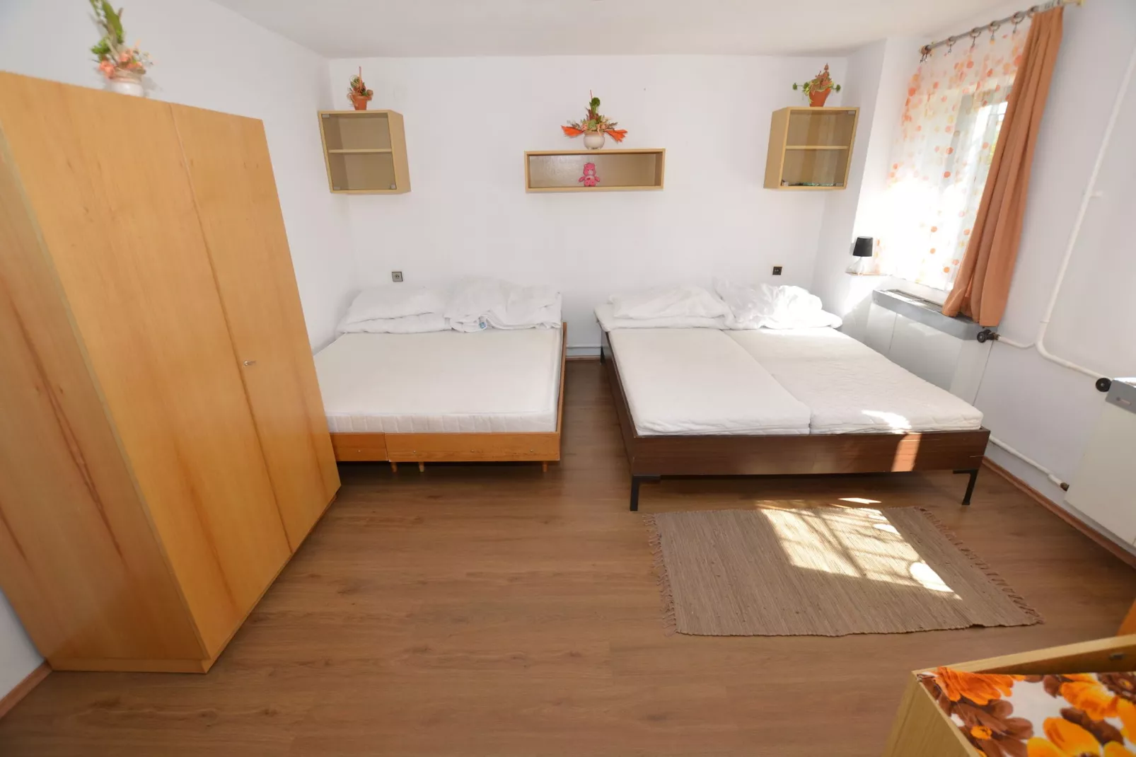 Richard-Bedroom