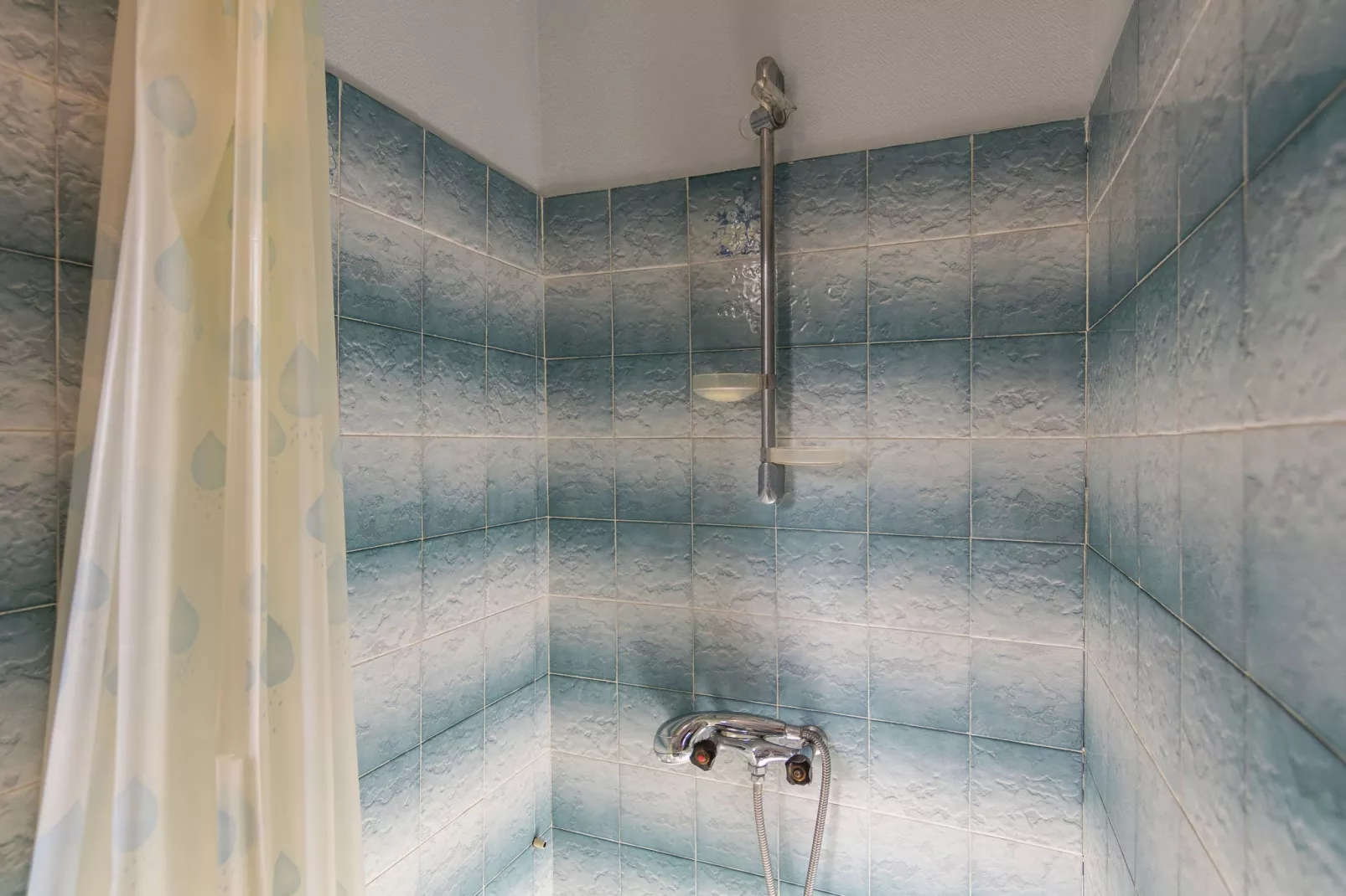 Le Rouvet près de Dordogne-Salle de bain