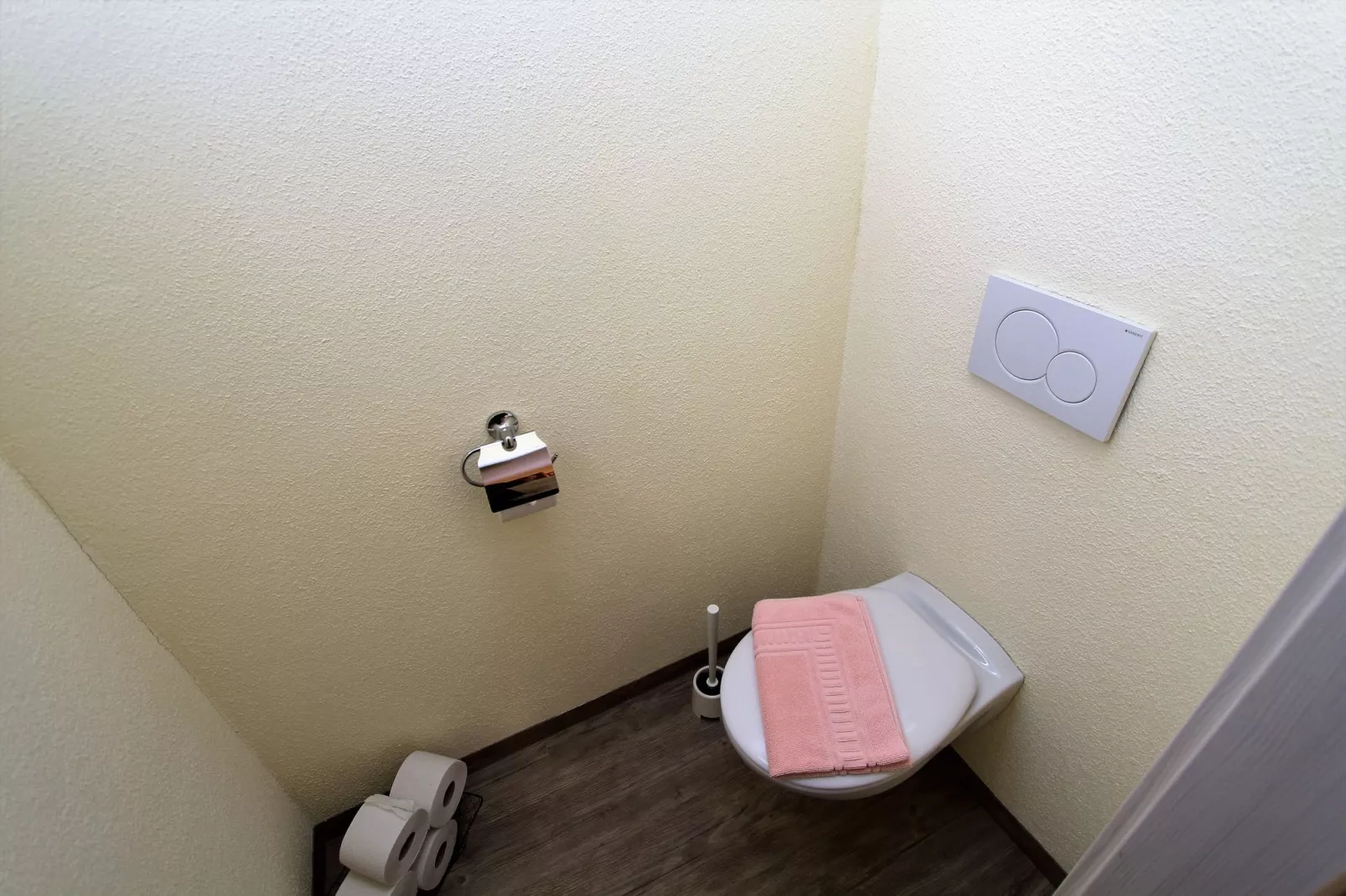 Haus Alpenröslein-Bathroom