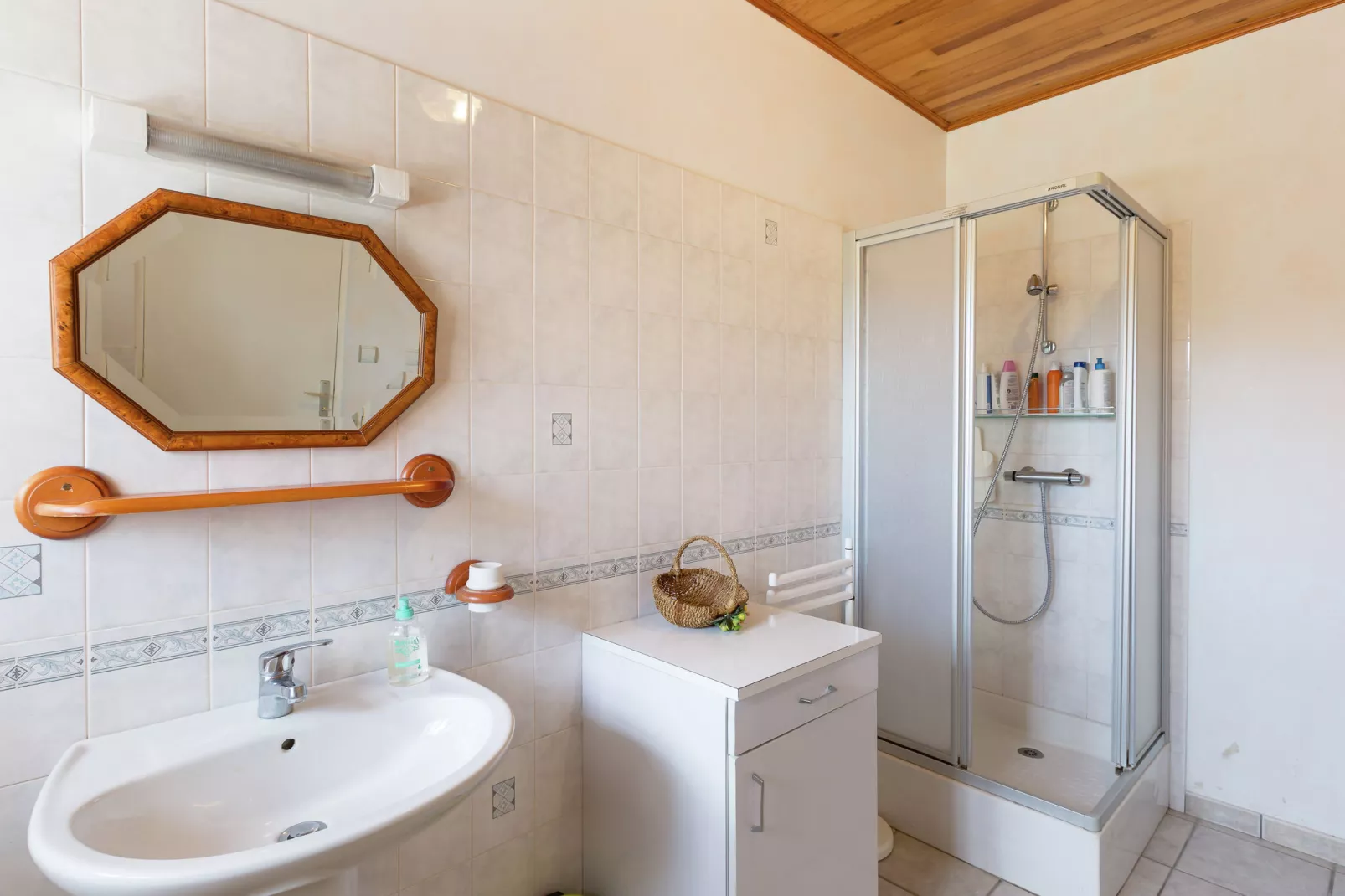 Maison de vacances Pont Croix-Bathroom