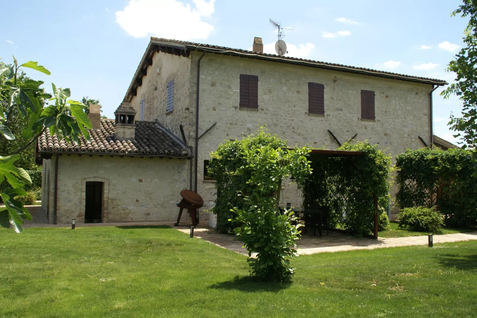 La Cantina-Exterior in summer