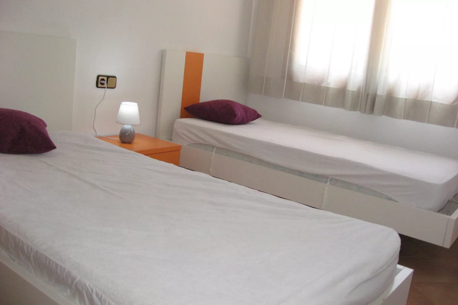 Apartamento Pals Mar-Bedroom