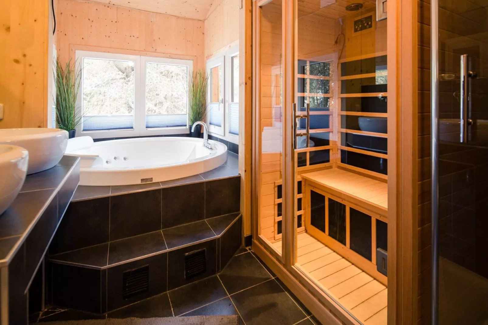 Alpenpark Turrach 6-Bathroom