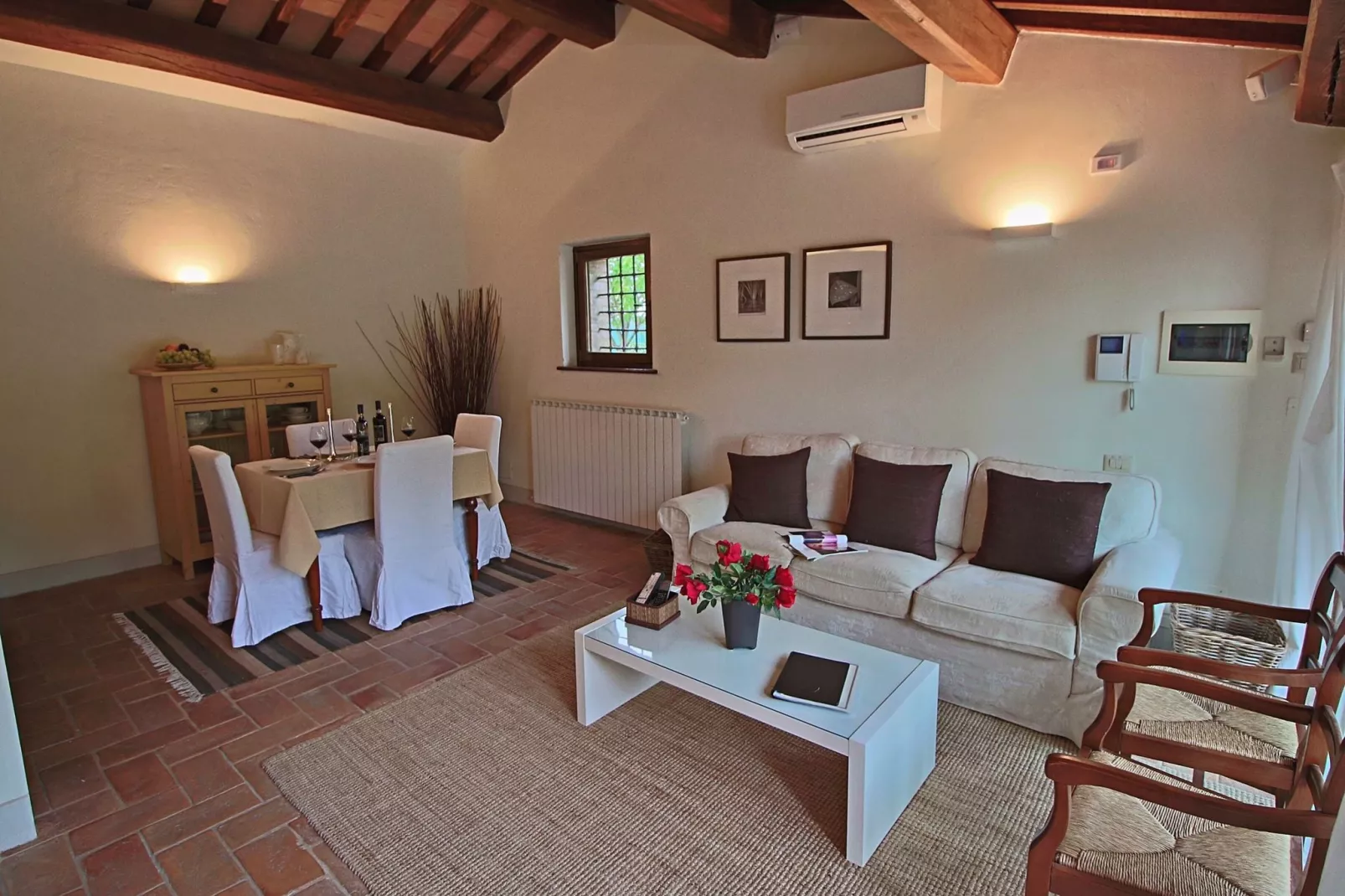 La Cantina-Living room