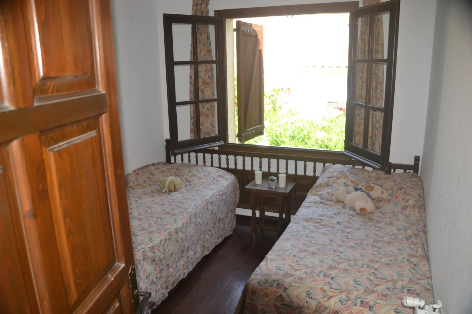 Les Oliveres 32-Bedroom