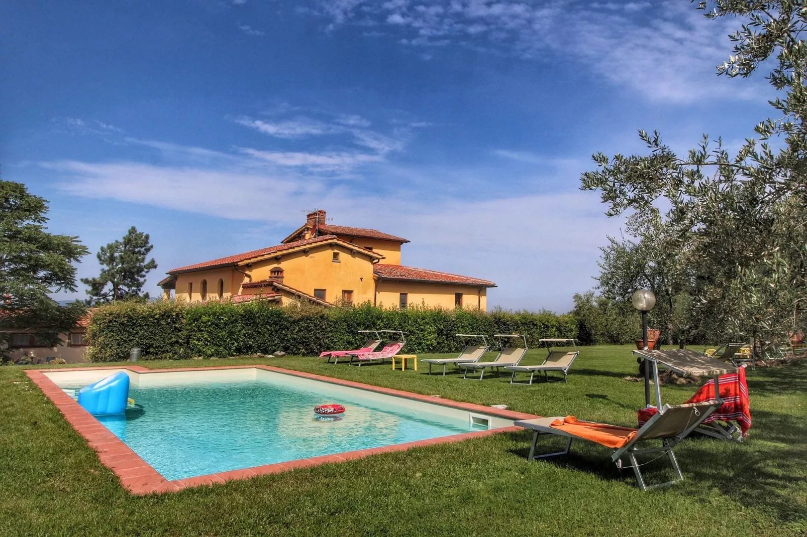 Podere Pulicciano Pozzo-Exterior summer