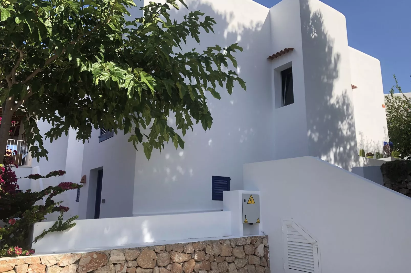 Es Queixal-Exterior summer