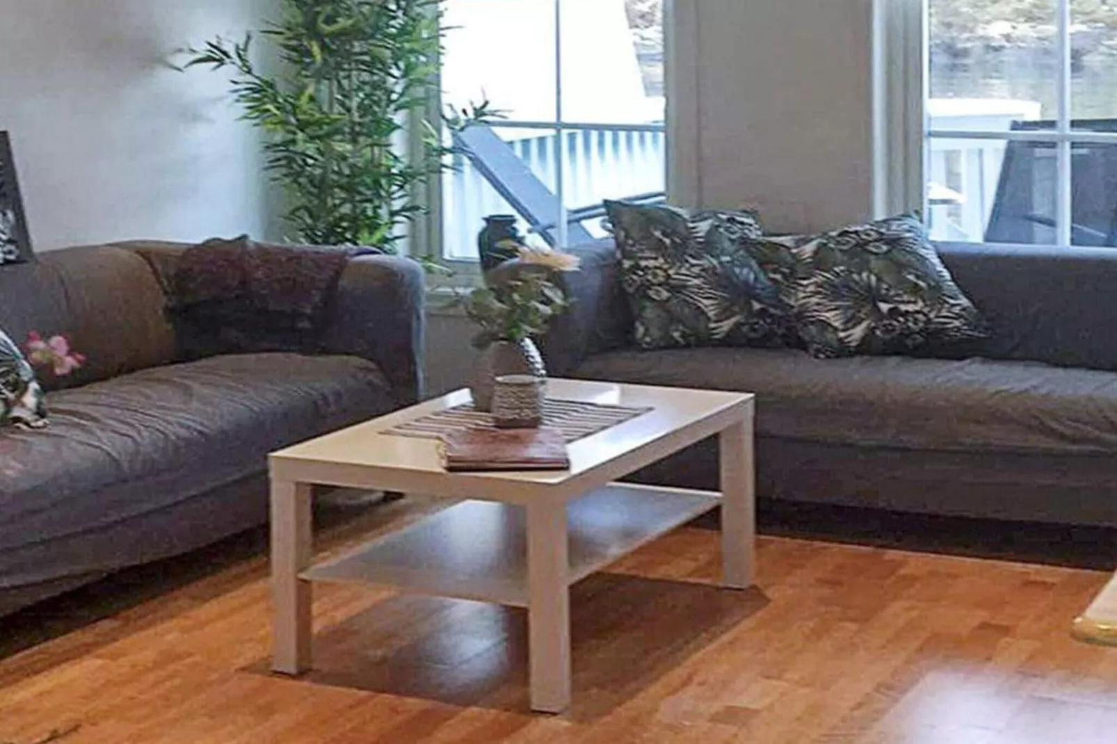 6 person holiday home in Austrheim