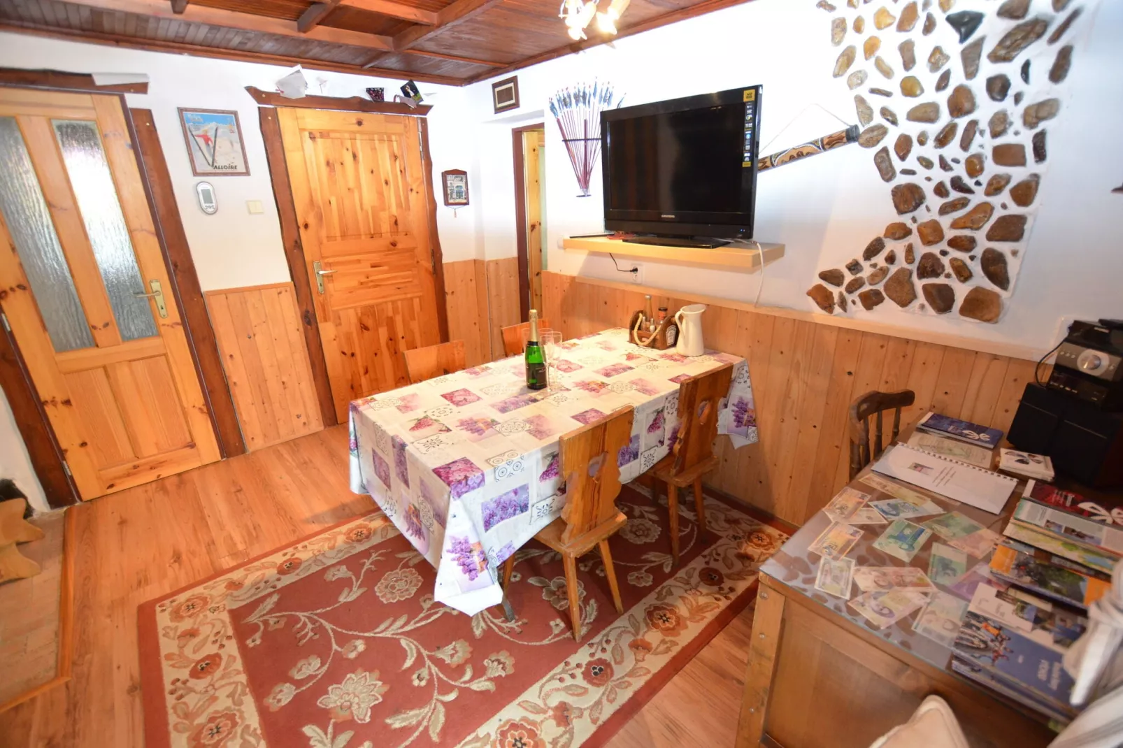 Stela-Dining room