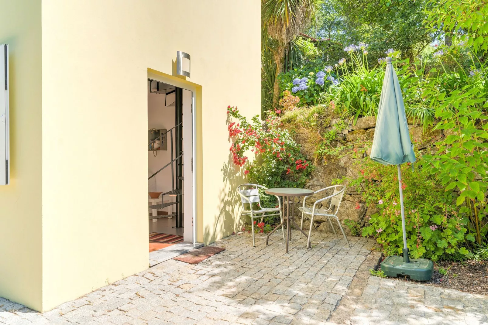 Casa das Laranjeiras-Terrace balcony