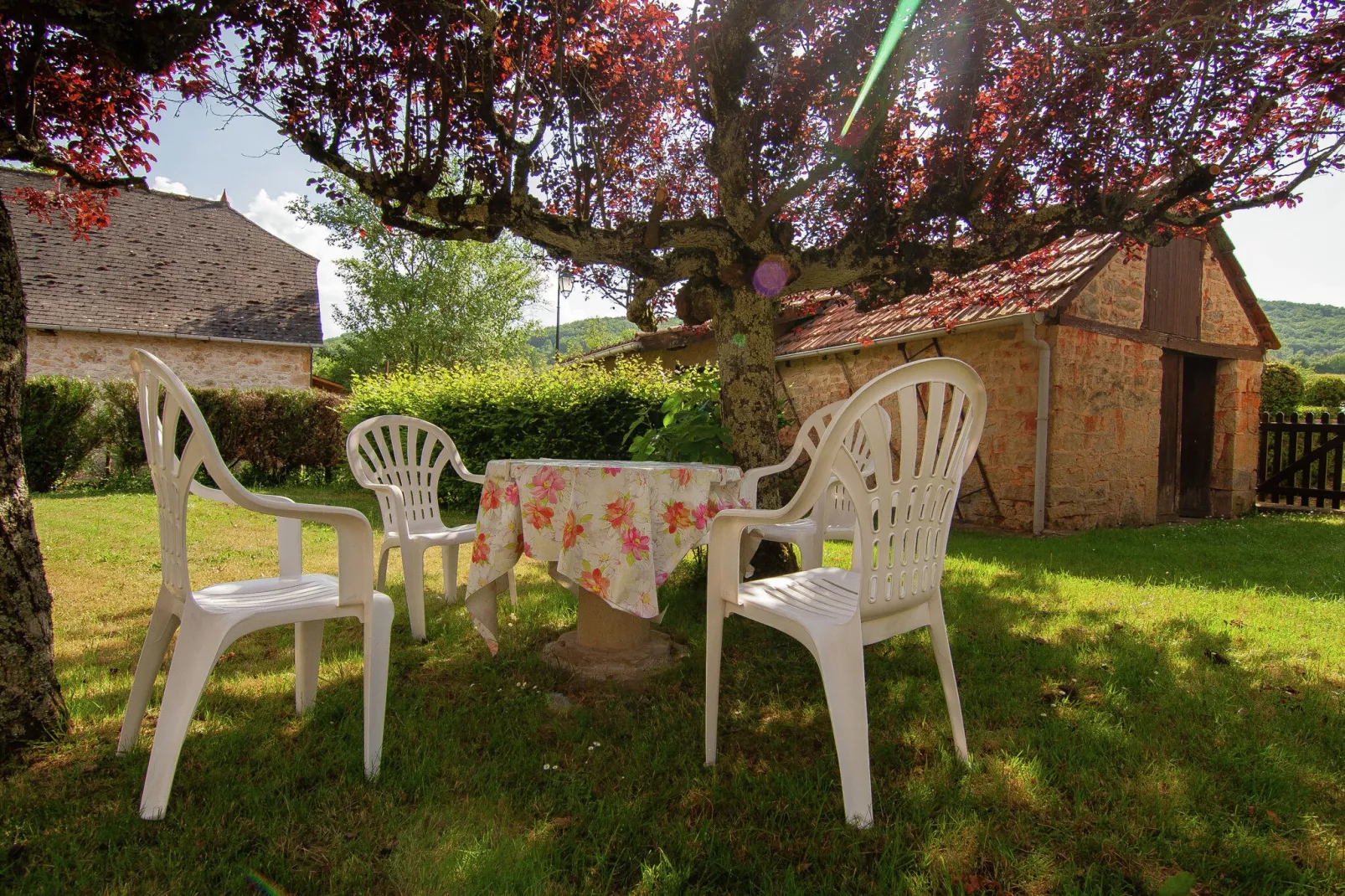 Les Deux Cabanons-Gardens summer