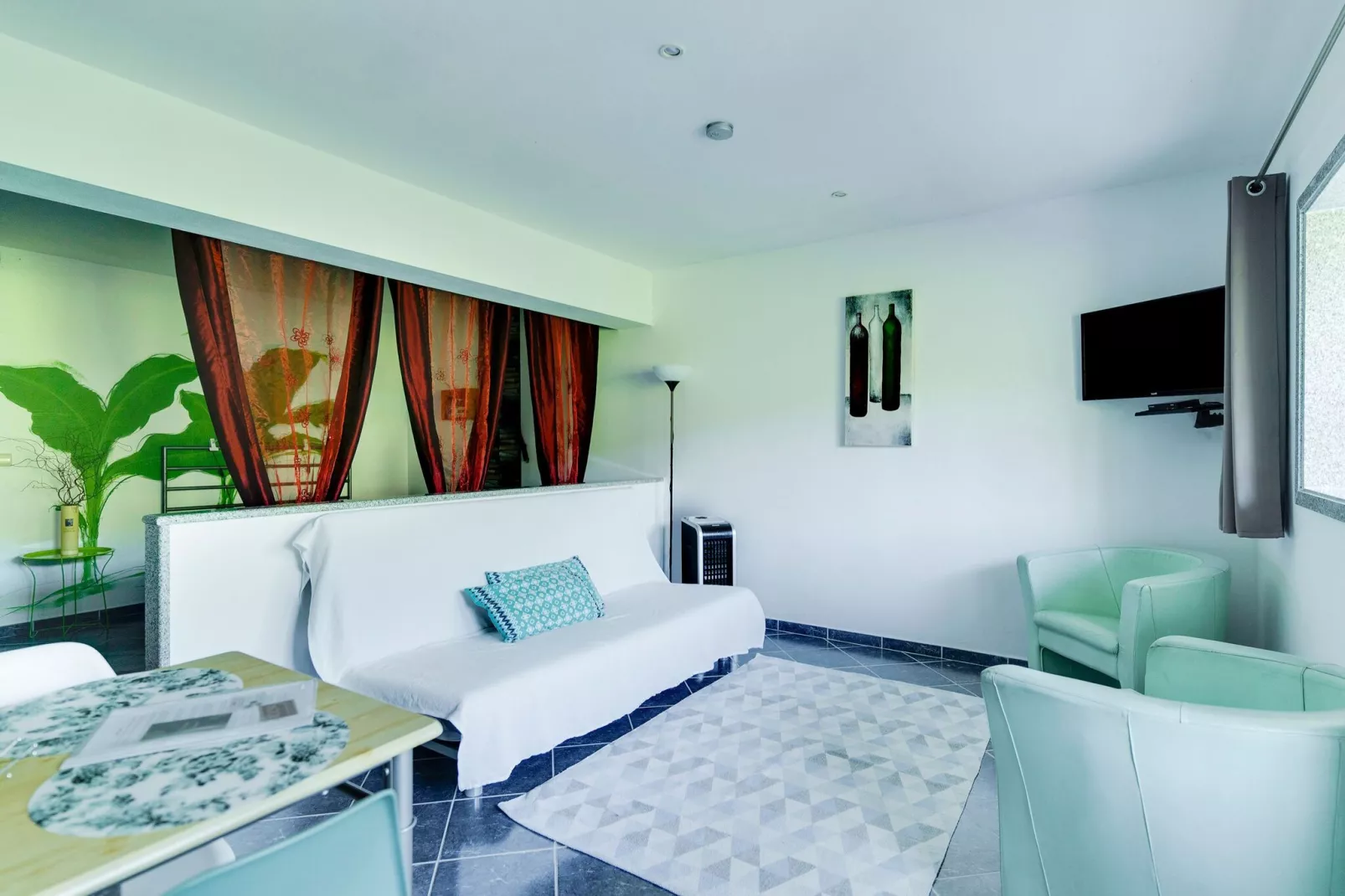Mira-Living room