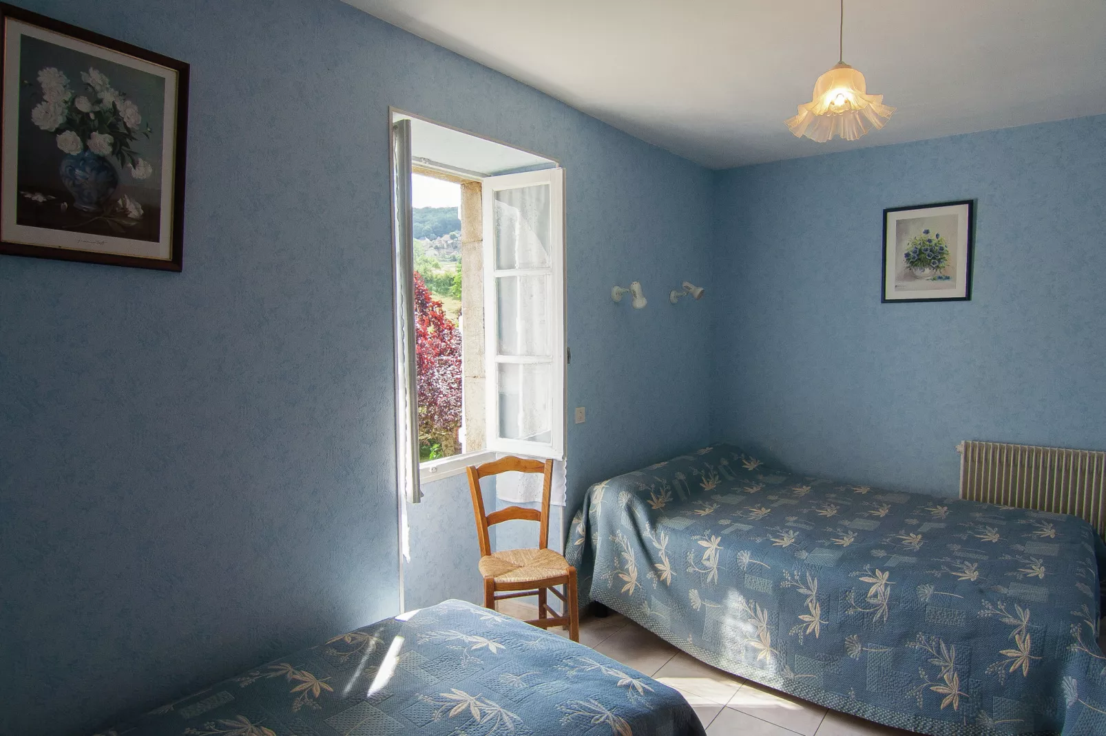 Les Deux Cabanons-Bedroom