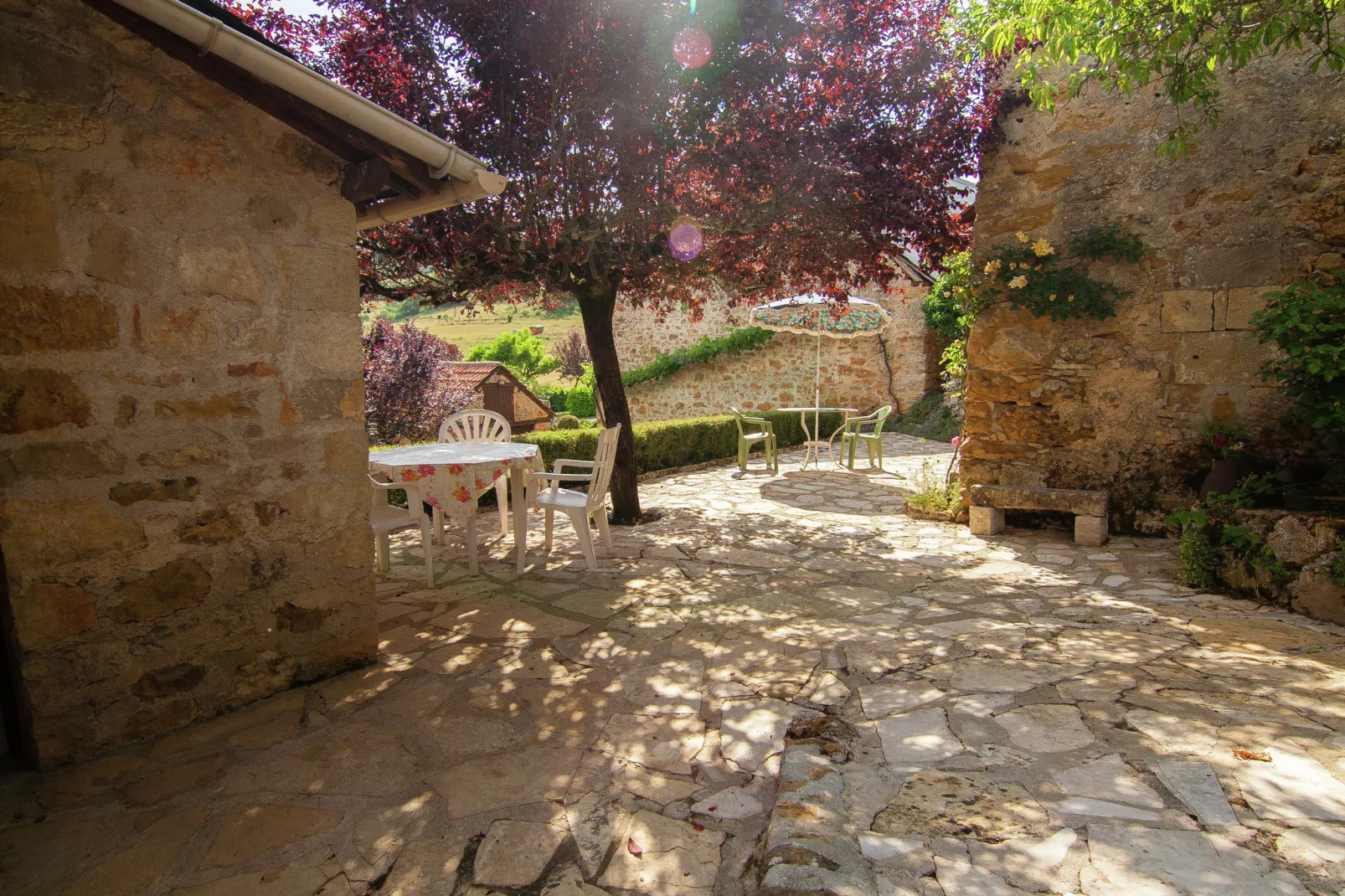 Les Deux Cabanons-Terrace balcony