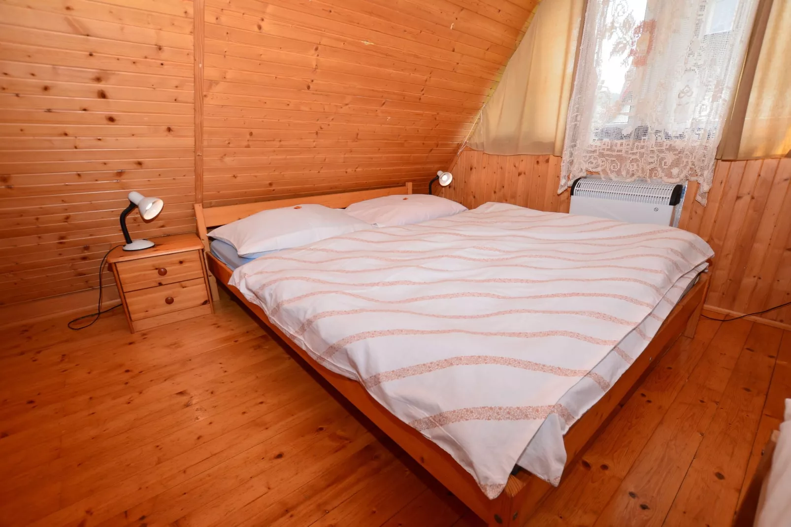 Milos-Bedroom