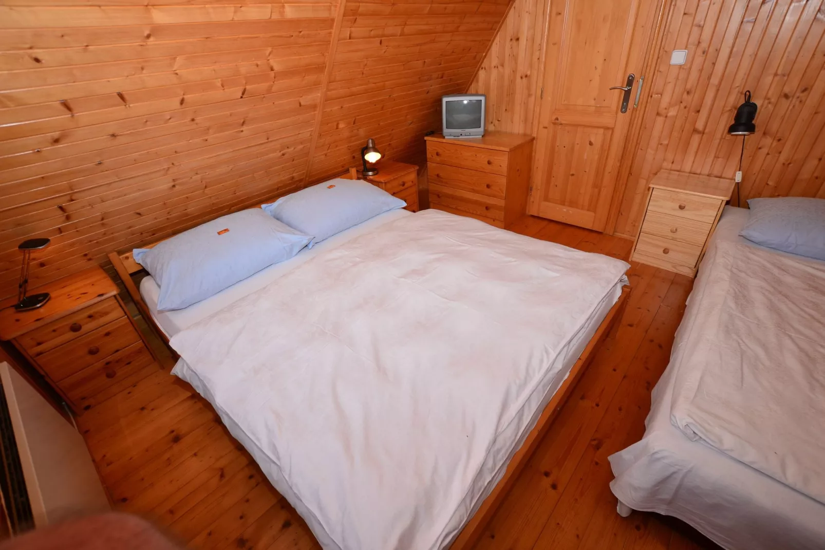 Milos-Bedroom