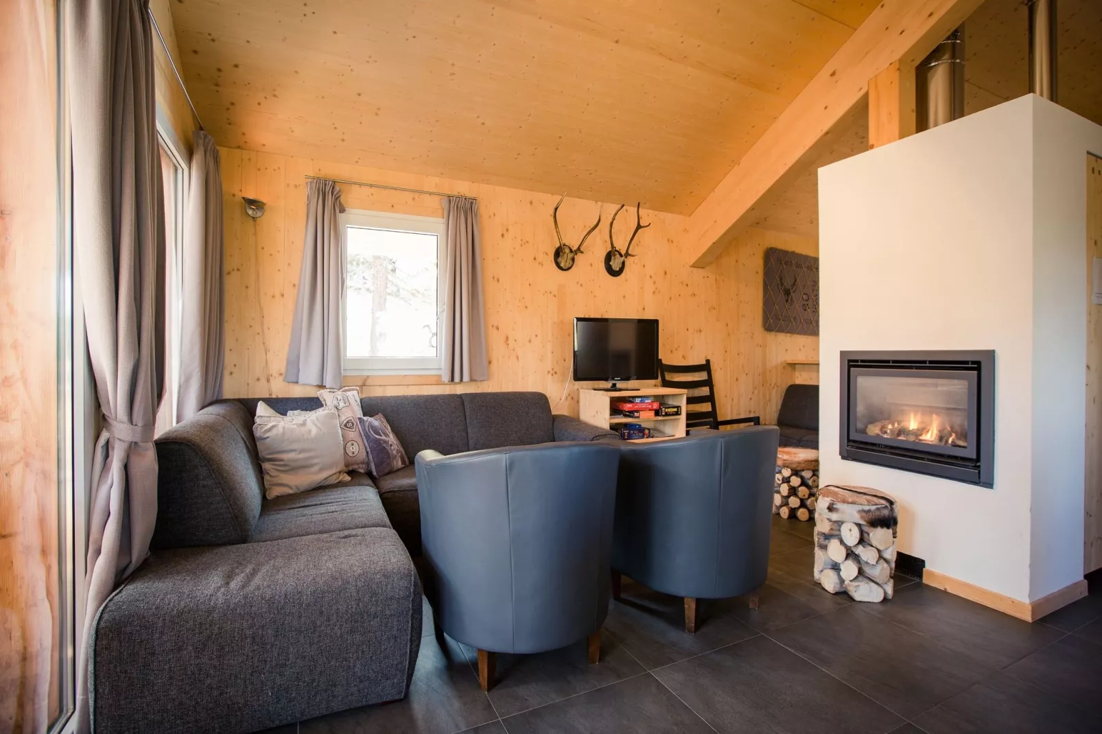 Alpenpark Turrach 14-Living room