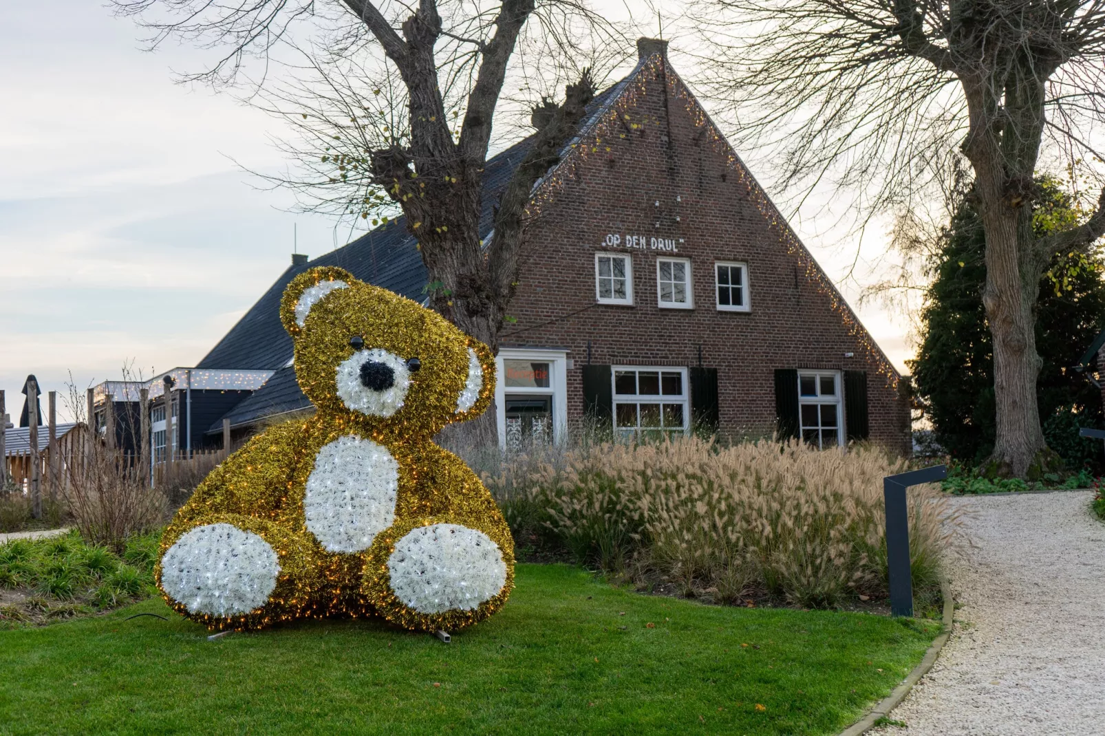 Resort aan de Maas 7-Gebiete Sommer 1 km
